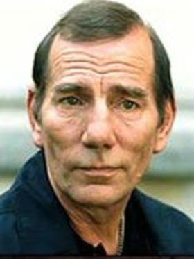 Pete Postlethwaite